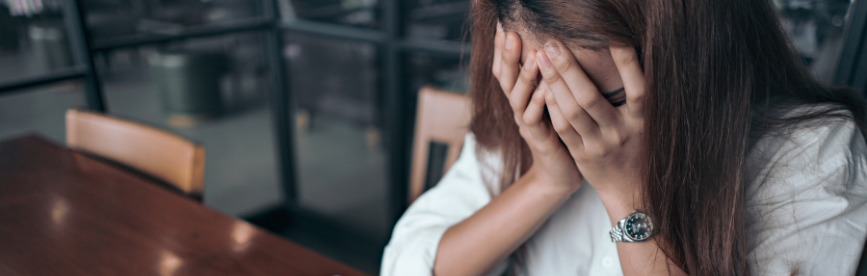 How to Deal with Workplace Anxiety [7 Helpful Tips]